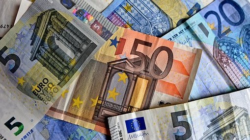 Od danas počinje onlajn prijava za 100 evra pomoći države