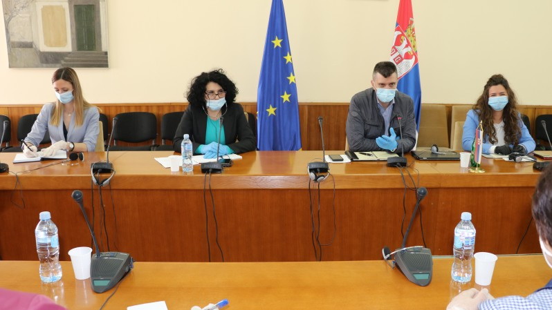Kineski stručnjaci pohvalili mere u borbi protiv COVID-19