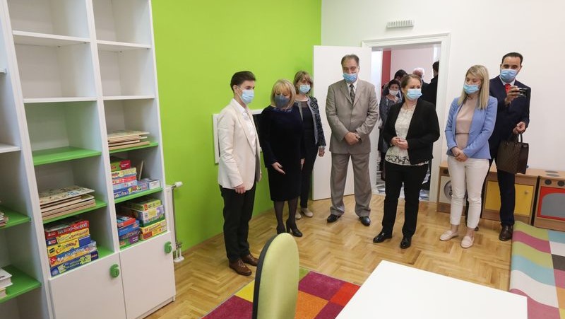 Brnabić posetila rekonstruisani vrtić u opštini Apatin