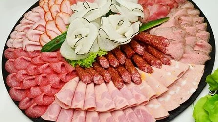 Potrošači najviše konzumiraju šunku i salamu od mesnih prerađevina