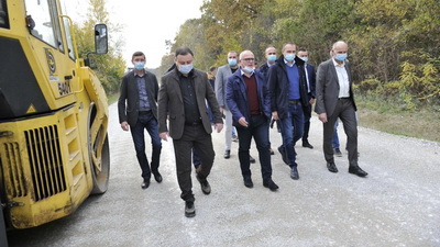 Vesić: Bez obzira na pandemiju radi se put Boljevci–Obrenovac