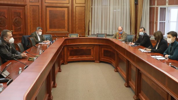 Pravovremeno i adekvatno reagovati na napade na novinare
