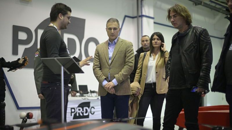 Stefanović posetio Pinkov istraživački razvojni centar