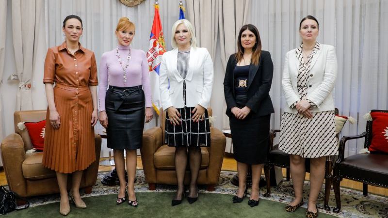 Unaprediti položaj žena u nauci i prosveti