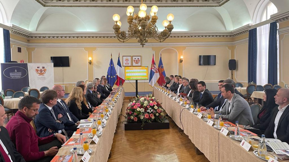 Francuske diplomate i privrednici posetili francuske fabrike na severu Banata