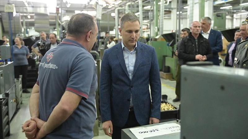 Stefanović obišao fabriku municije Prvi partizan u Užicu