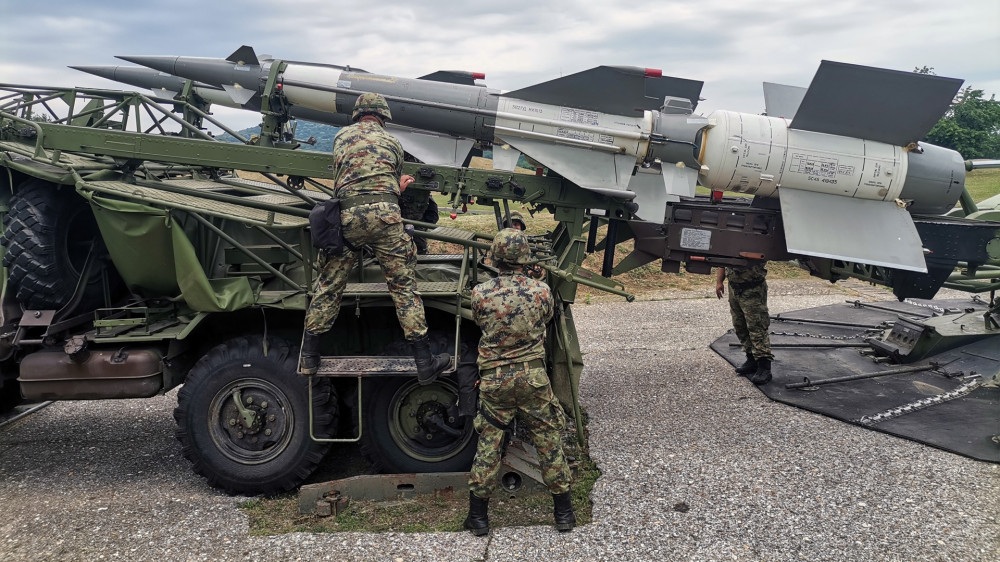 Borbena obuka posluga raketnog sistema neva