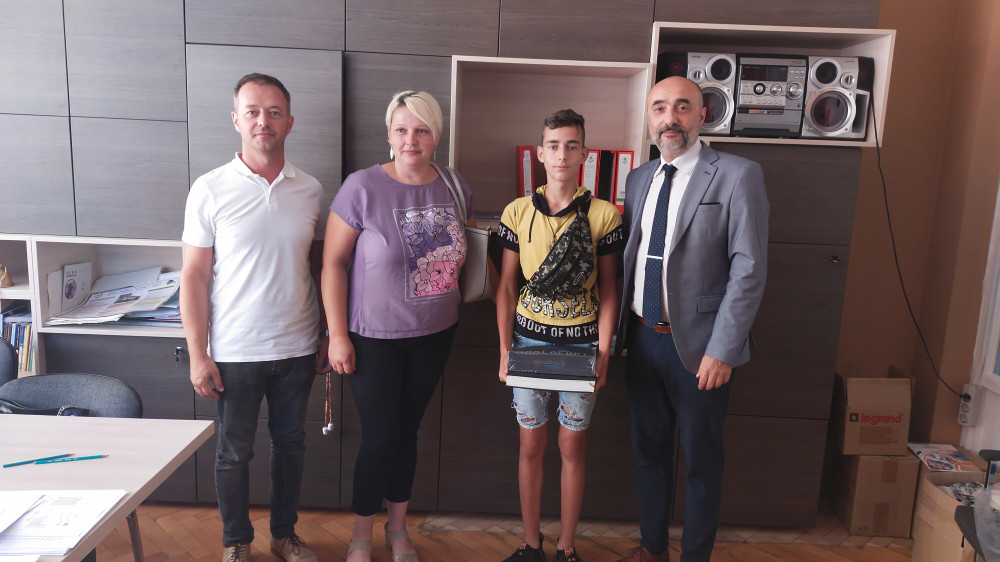 Nagrada za najboljeg u generaciji iz OŠ Radivoj Popović