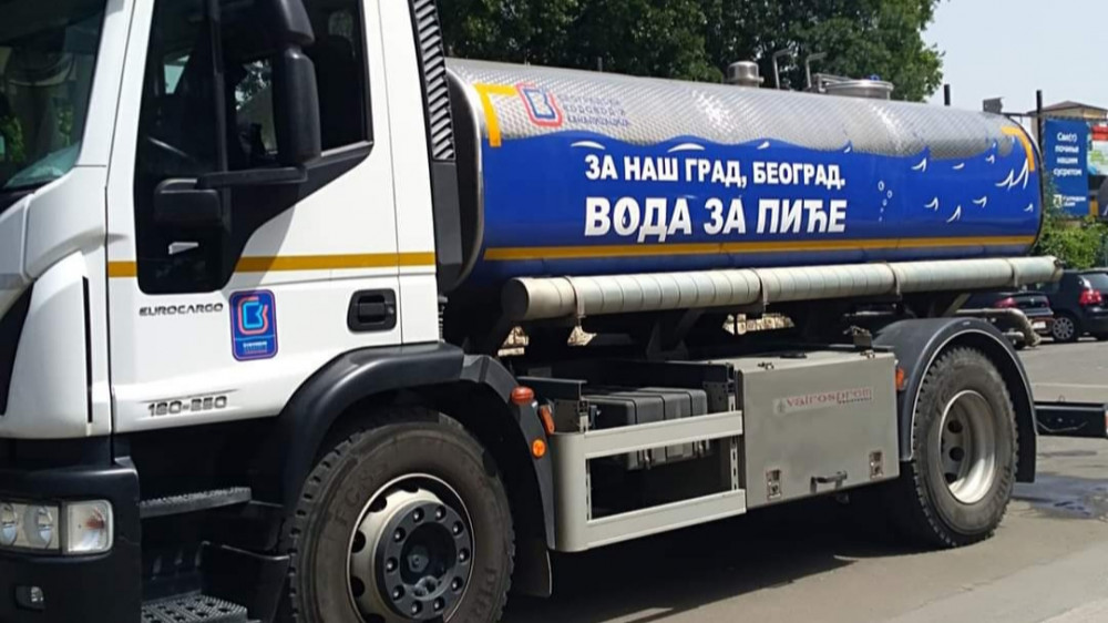 Cisterne sa vodom za piće na najprometnijim mestima u Beogradu