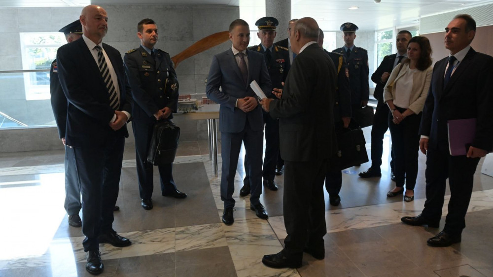 Ministar Stefanović obišao razvojni centar kompanije Dassault Aviation u Parizu