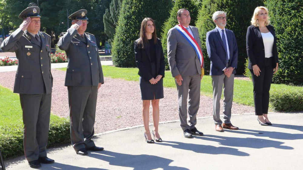 Položeni venci povodom Nacionalnog praznika Francuske