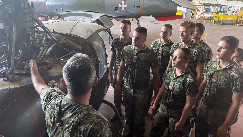 Obuka za održavanje aviona i helikoptera Vojske Srbije