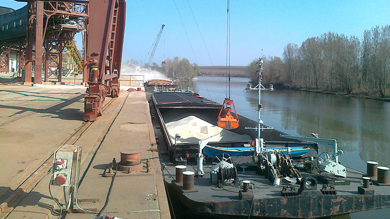 Pad pretovara tereta na rekama