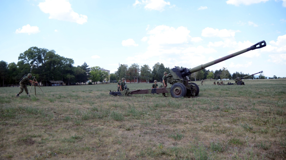 Obuka na vučnim top-haubicama u Kopnenoj vojsci