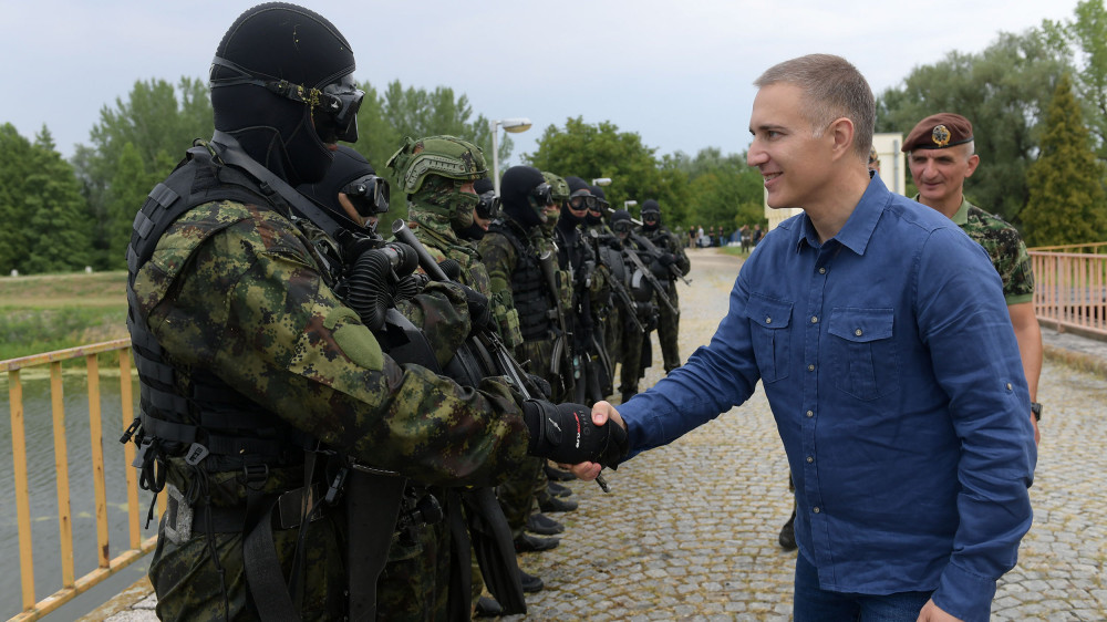 Ministar Stefanović na obuci rečnih diverzanata bataljona Grifoni