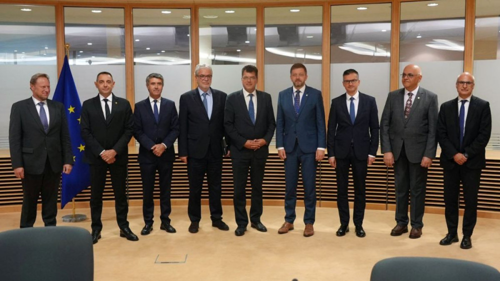 Srbija pokazala solidarnost na terenu pomažući svojim susedima u požarima