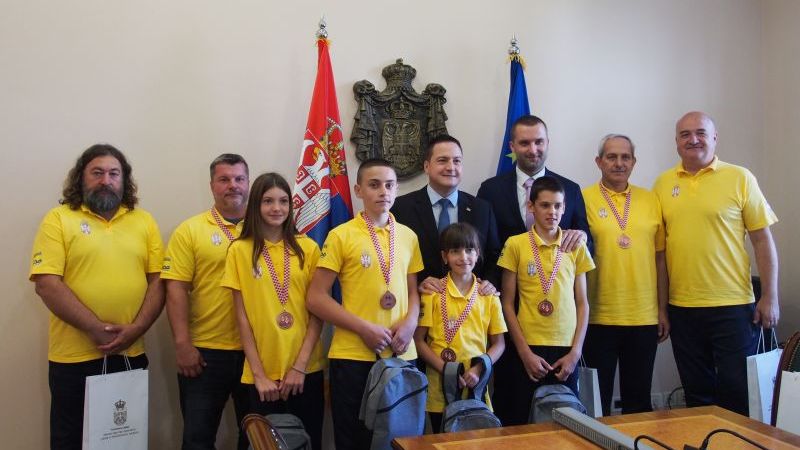 Učenici iz Srbije pobednici evropskog takmičenja u poznavanju saobraćaja