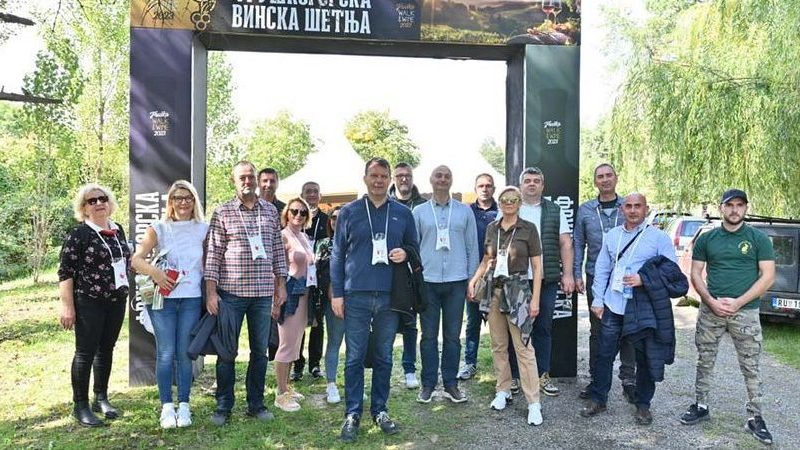 Fruškogorska vinska šetnja za medije