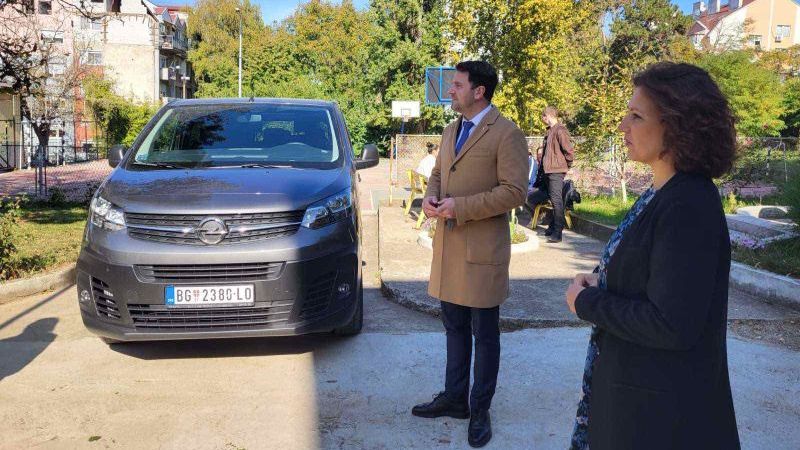 Zavodu za vaspitanje omladine u Nišu uručeno kombi vozilo