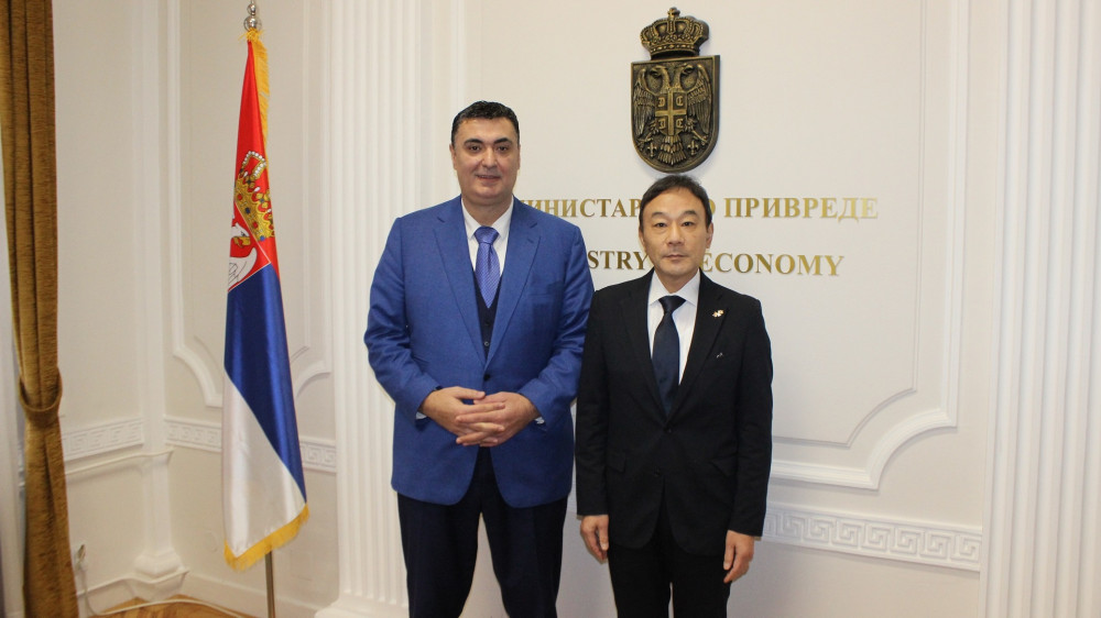 Srbija je lepa zemlja i naš  narod je čestit i ponosan