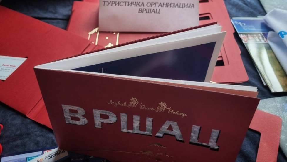 Vršac osvojio nagradu i u Leskovcu za turističku publikaciju Vršac Ljubav Vino Vetar