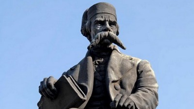 U toku je sanacija i restauracija spomenika Vuku Karadžiću
