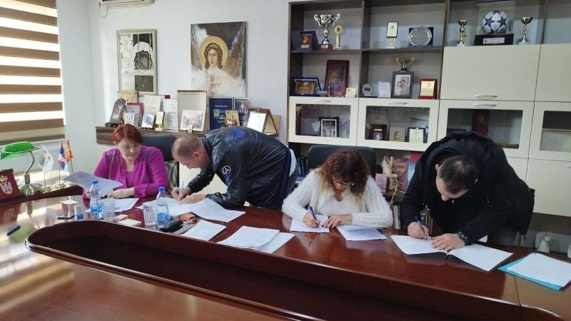 Potpisani ugovori sa Srbima koji su napustili institucije na Kosmetu