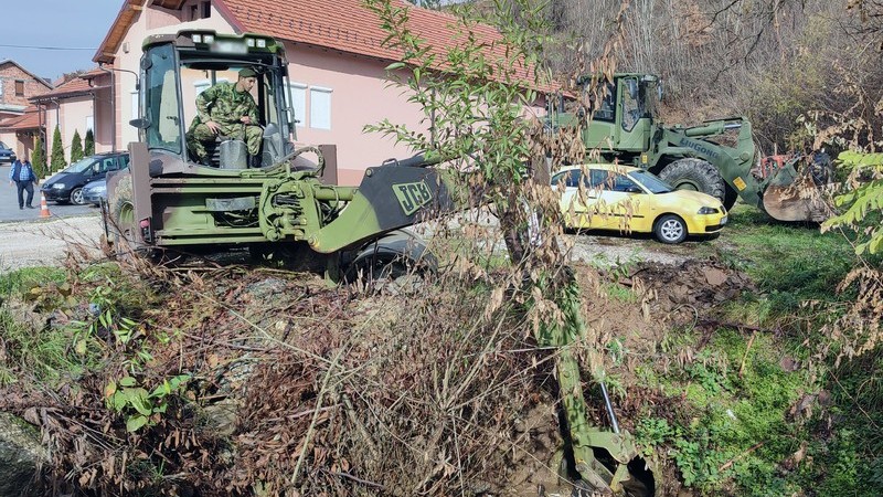 Vojska Srbije nastavlja da pomaže građanima Novog Pazara
