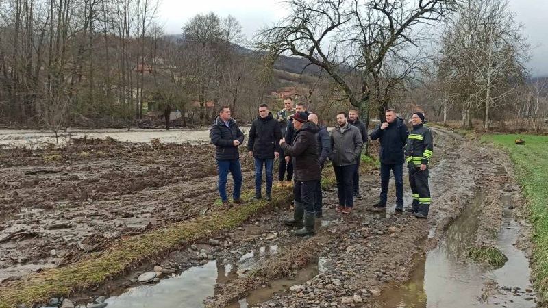 Pomoć stanovništvu u poplavljenim srpskim sredinama na Kosmetu