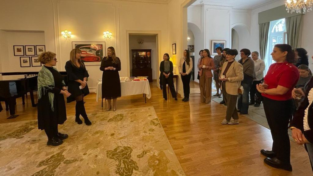 Deca prihvatilišta na druženju sa suprugama ambasadora u Republici Srbiji