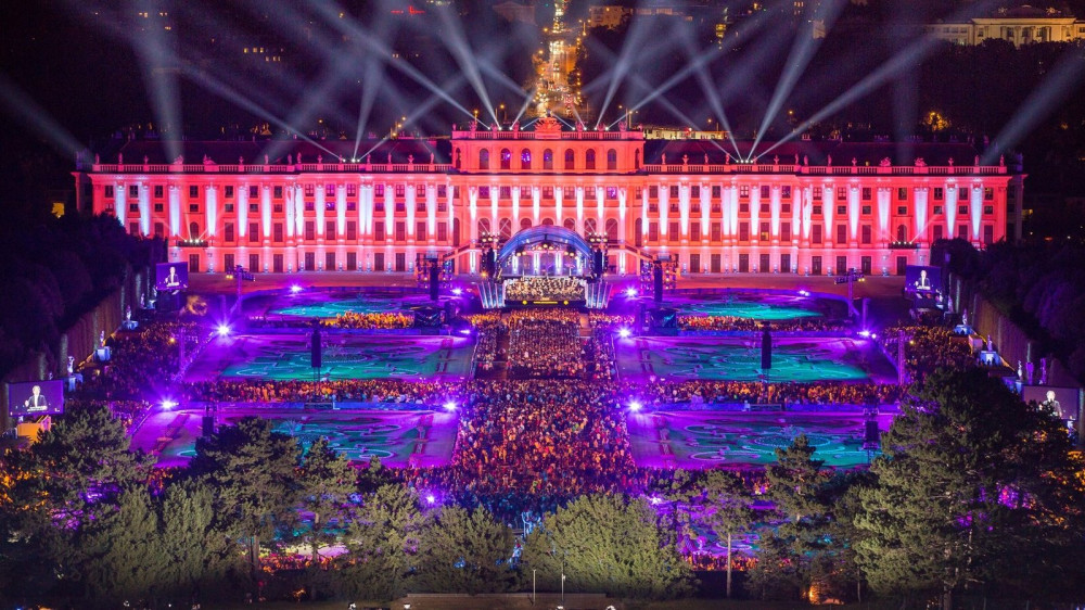 Koncert letnje noći 2023. 8. juna u parku Šenbrun