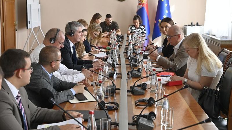 Zahtev Vansiju da hitno normalizuje situaciju na beogradskom aerodromu