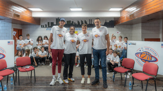 NBA zvezde sa školarcima u Beogradu povodom 100 godina košarke u Srbiji