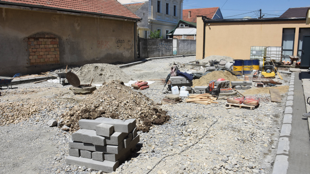 Uređenje centra Batajnice