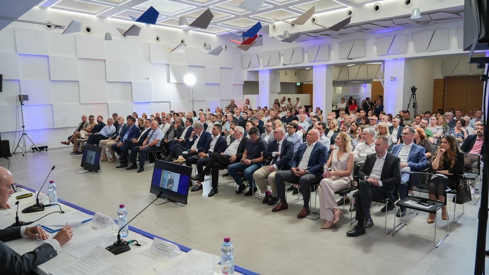 PKS predstavila devet novih AI servisa za privredu