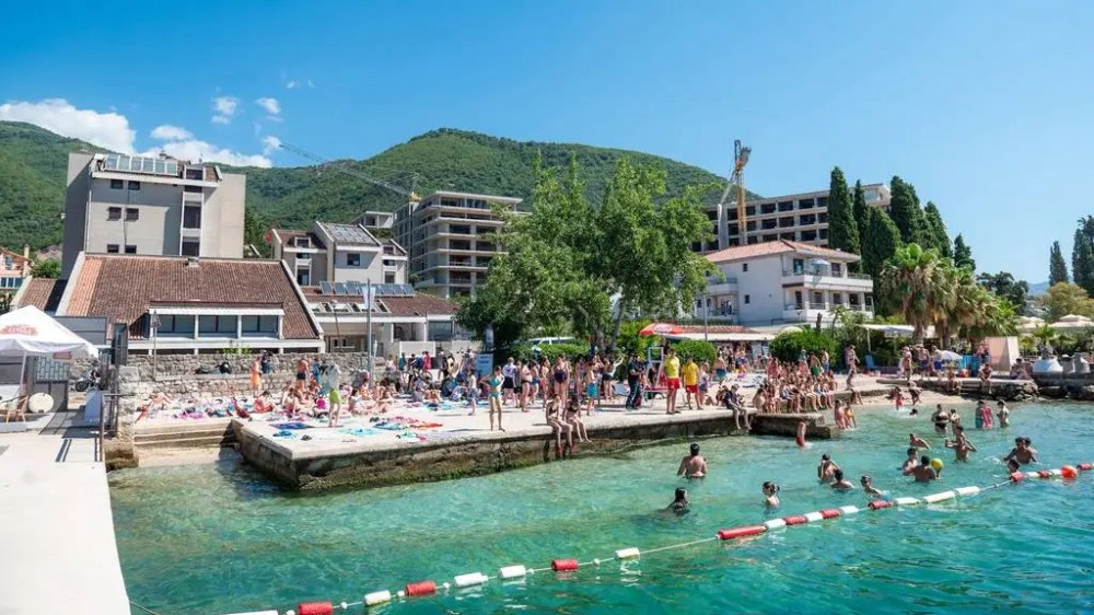 Letovanje na moru za 400 dece iz socijalno ugroženih porodica