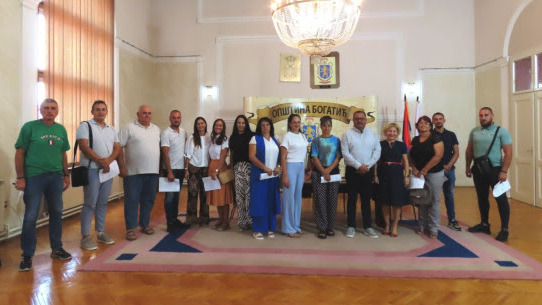 Poljoprivrednici iz Bogatića dobili plastenike za unapređenje proizvodnje
