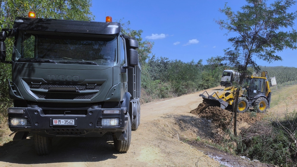 Inžinjerci Vojske Srbije pomažu meštanima prokupačkih sela