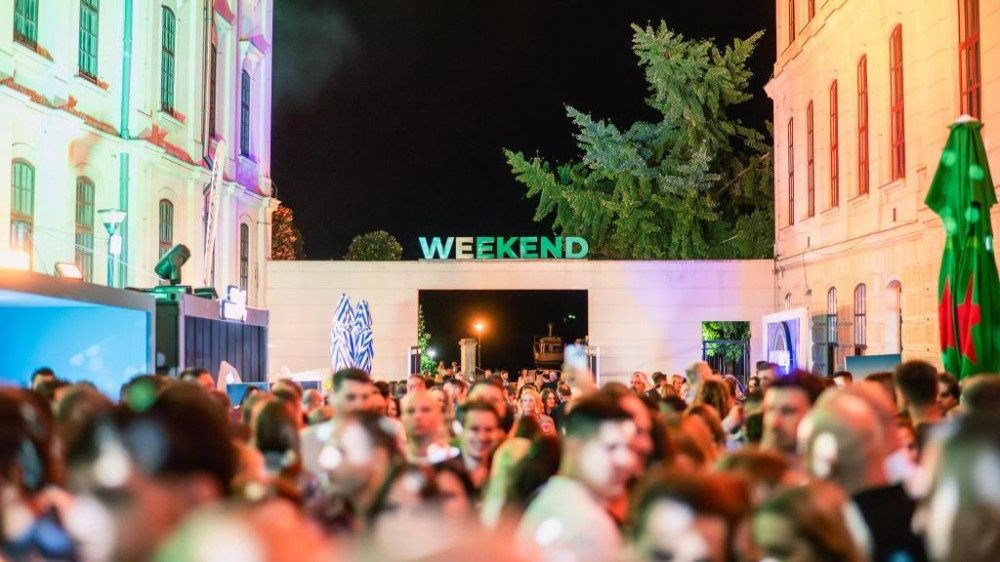 Weekend je punoletan!  