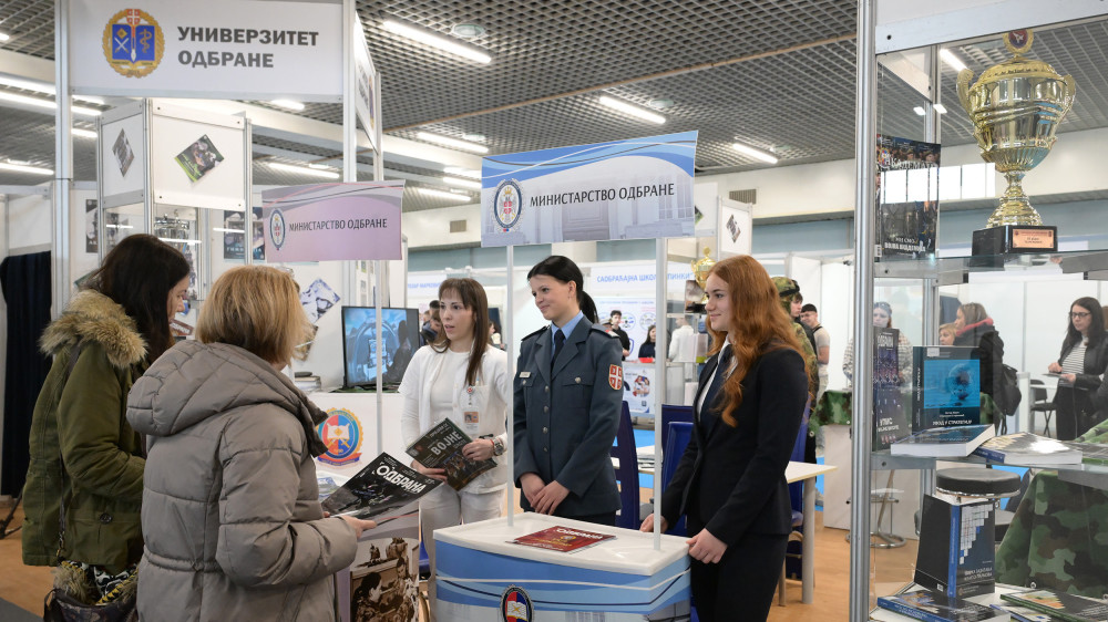 Univerzitet odbrane predstavlja obrazovne programe vojnih škola na sajmu „Putokazi“ u Novom Sadu